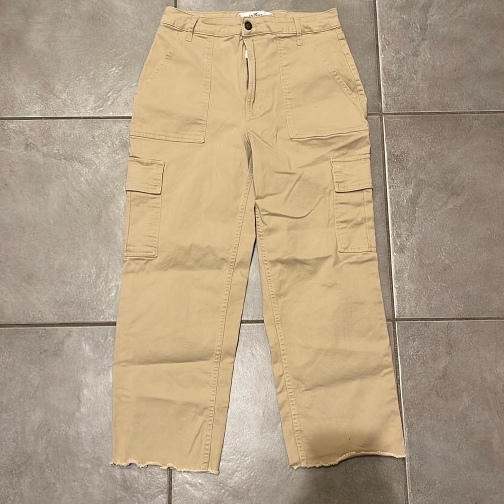 Hollister Ultra- High-Rise Cargo Dad pants 5S